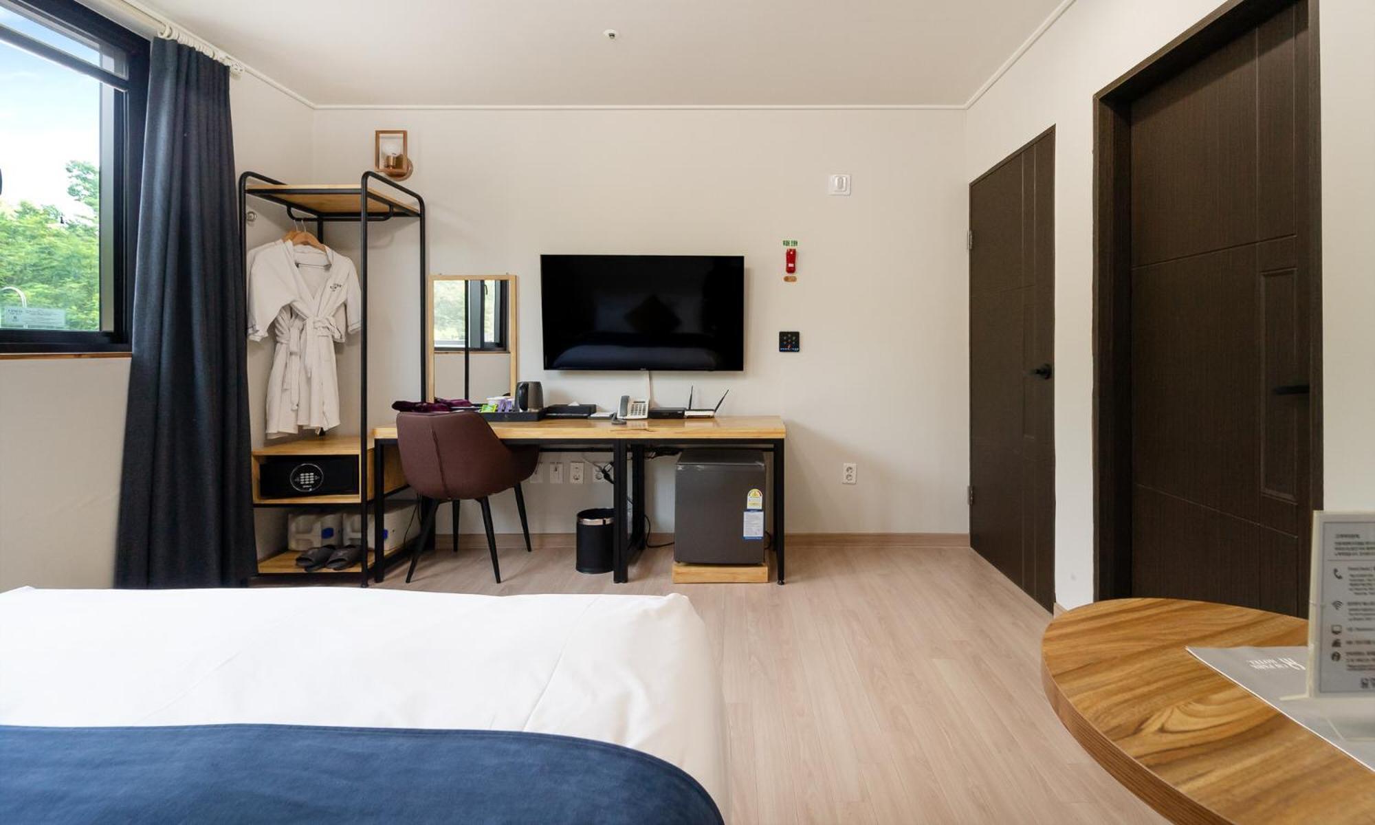 Cm Park Hotel Andong Exterior photo