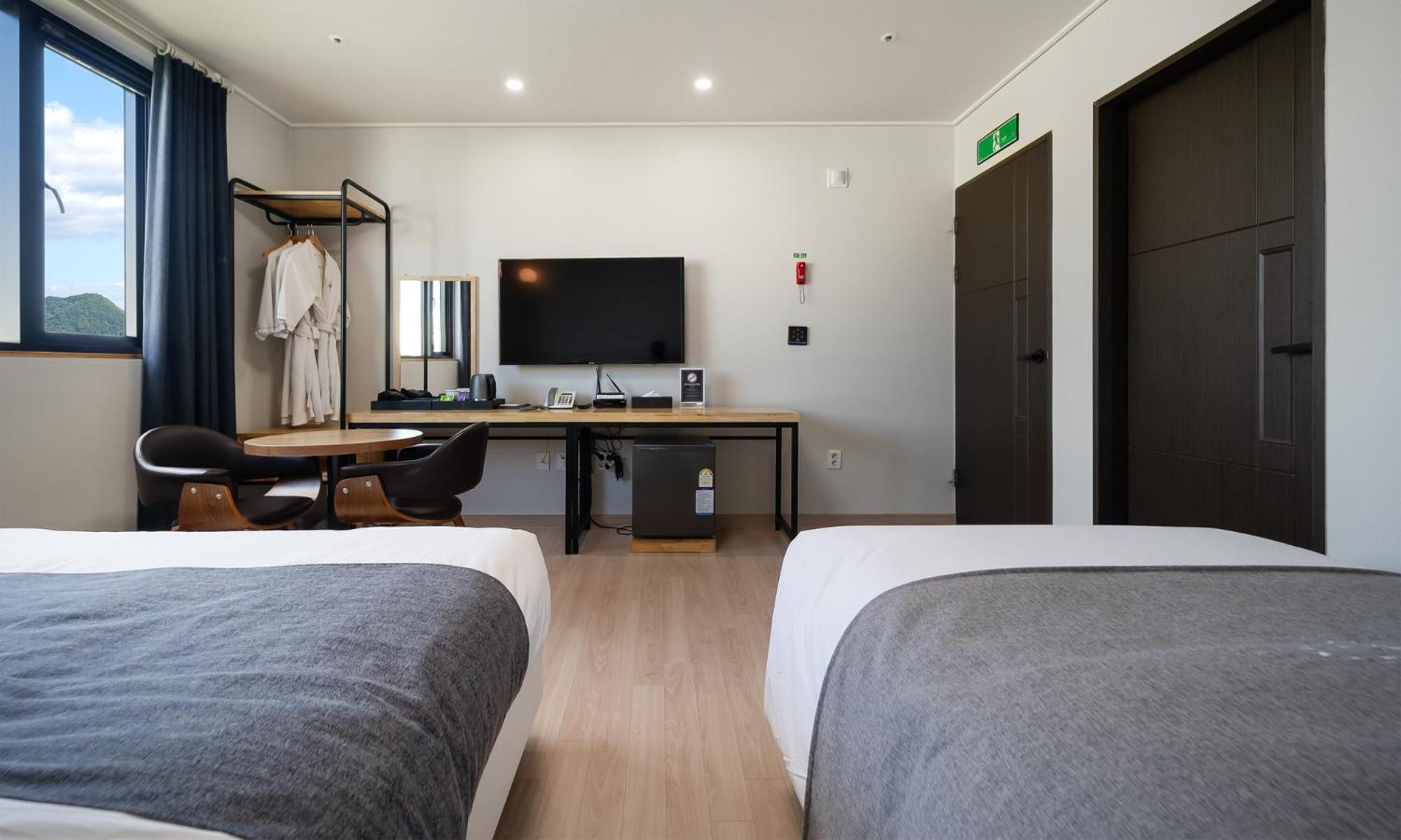 Cm Park Hotel Andong Exterior photo